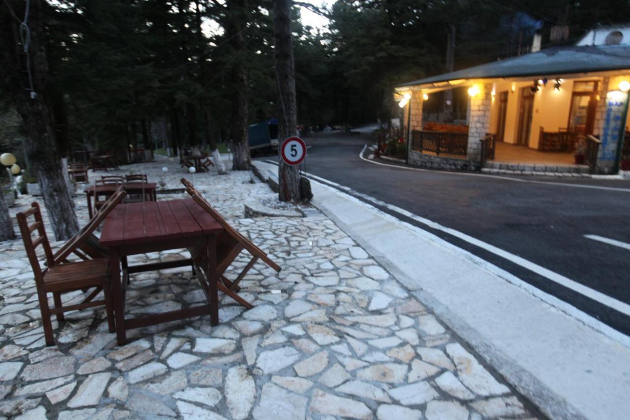 Bujtina Uji I Panjes, Log Cabins Dukat Bagian luar foto