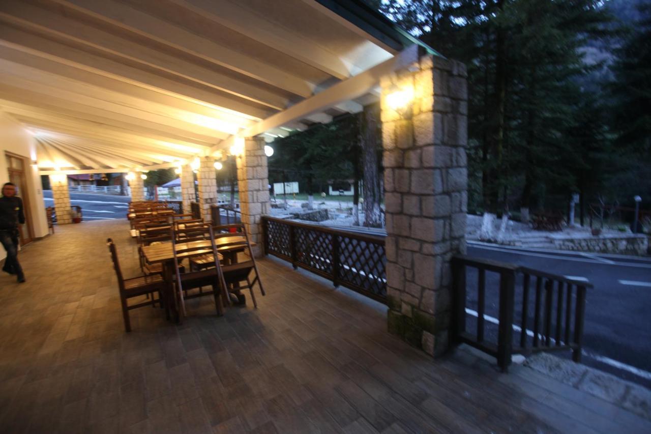 Bujtina Uji I Panjes, Log Cabins Dukat Bagian luar foto