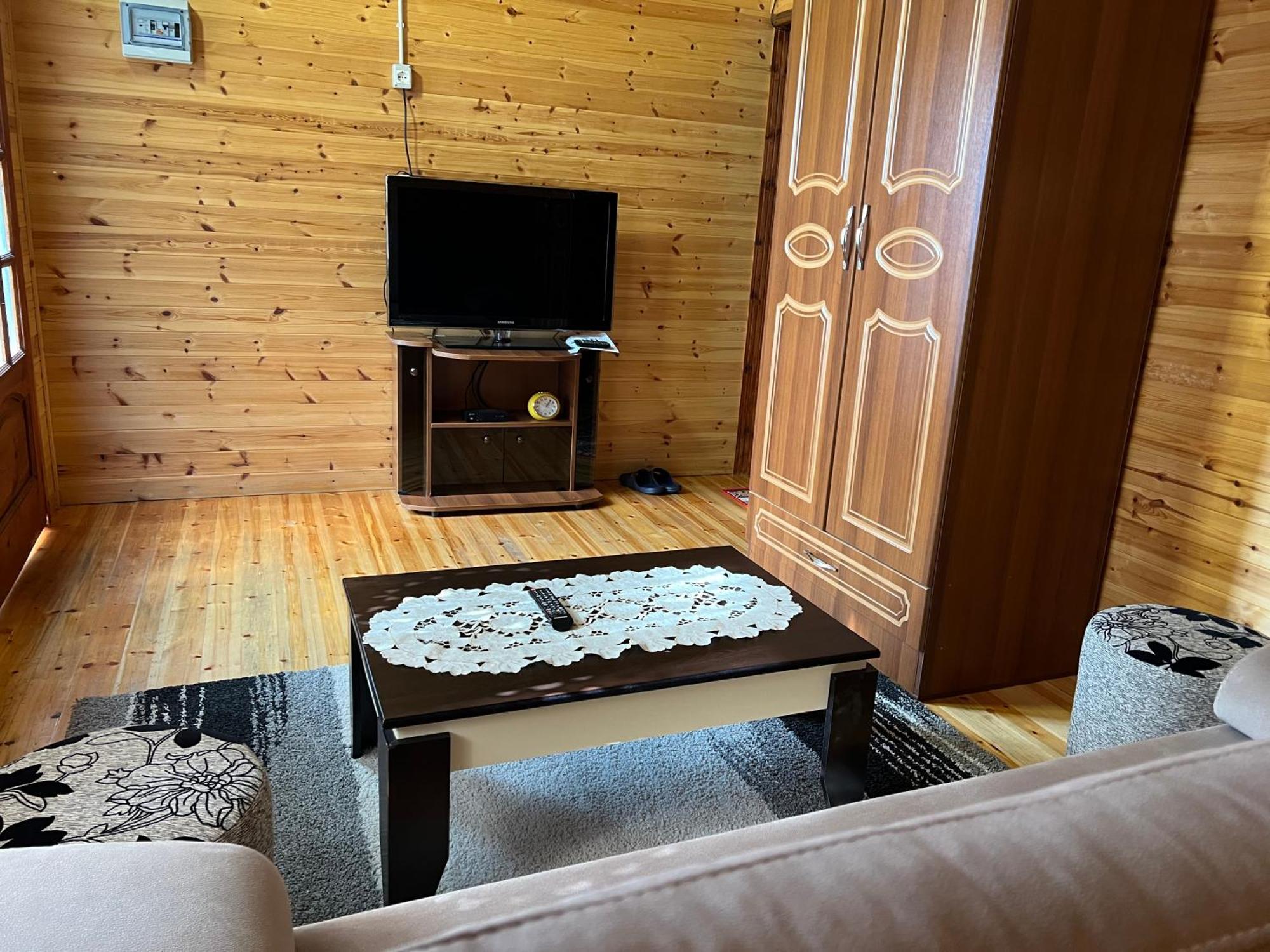 Bujtina Uji I Panjes, Log Cabins Dukat Bagian luar foto